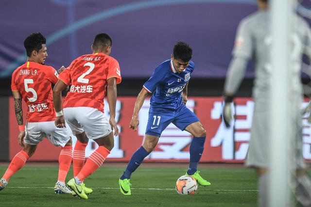 累坏了！杜兰特左小腿拉伤 至少伤停两周时间