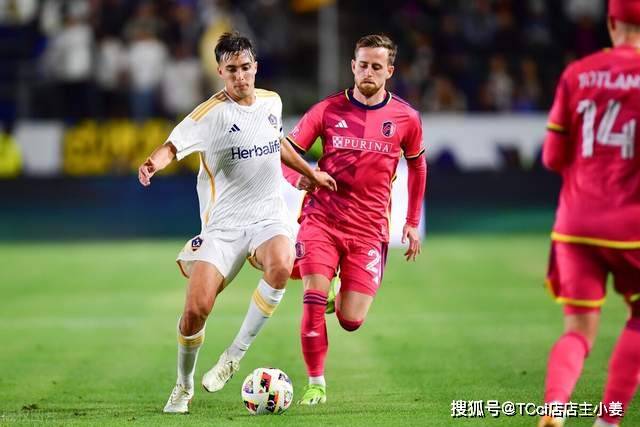 罗伊斯谈美国找房骇人往事：FBI与毒贩枪战过